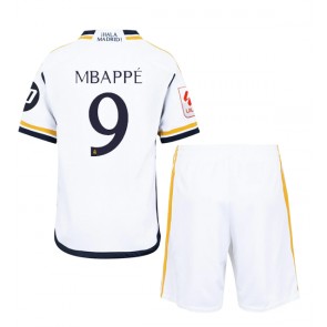 Real Madrid Kylian Mbappe #9 Hjemmebanesæt Børn 2023-24 Kort ærmer (+ korte bukser)
